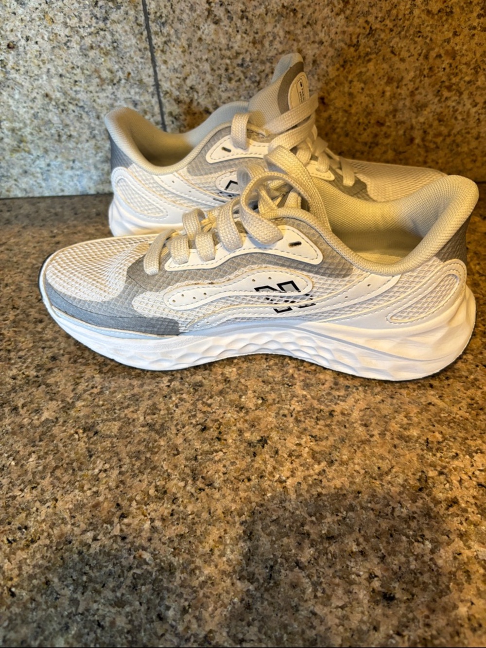 New Balance® Fresh Foam Arishi V4 Tiralux Women's Cushioned Athletic Shoes - Picture 9 of 12